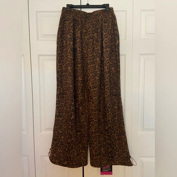 Plus Leopard Jogger Pants - Picture 6 of 6